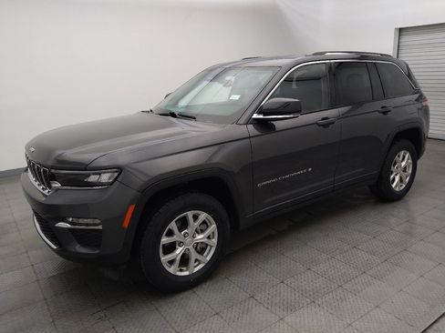 Used 2023 Jeep Grand Cherokee Limited AWD/4WD image 2