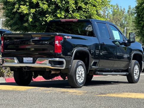 Used 2025 Chevrolet Silverado 2500 LT w/ Convenience Package AWD/4WD image 4