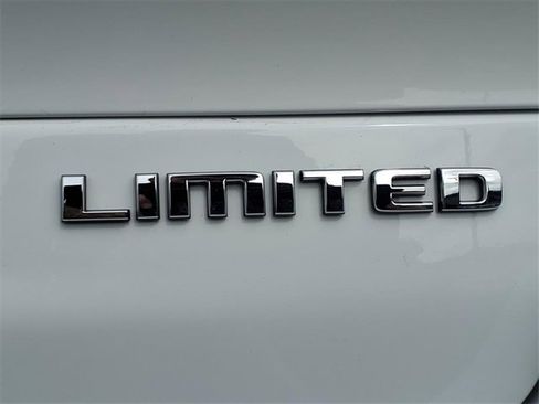 Certified 2022 Jeep Grand Cherokee L Limited image 11