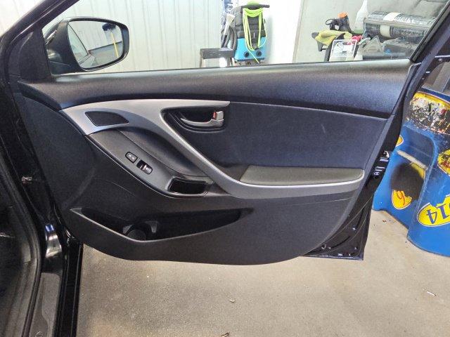 Used 2013 Hyundai Elantra Limited FWD image 32