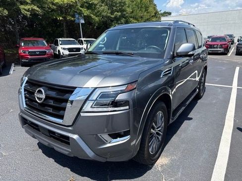 Used 2023 Nissan Armada SL w/ Captain's Chairs Package RWD image 3