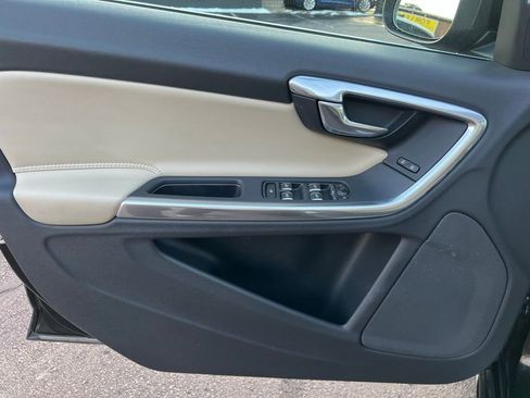 Used 2018 Volvo S60 T5 Inscription Platinum w/ Climate Package image 35