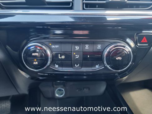 Used 2025 Chevrolet Trax RS w/ Driver Confidence Package image 24