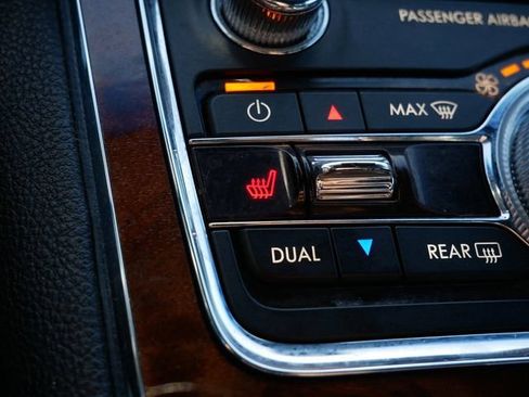 Used 2017 Lincoln Continental Select FWD image 25
