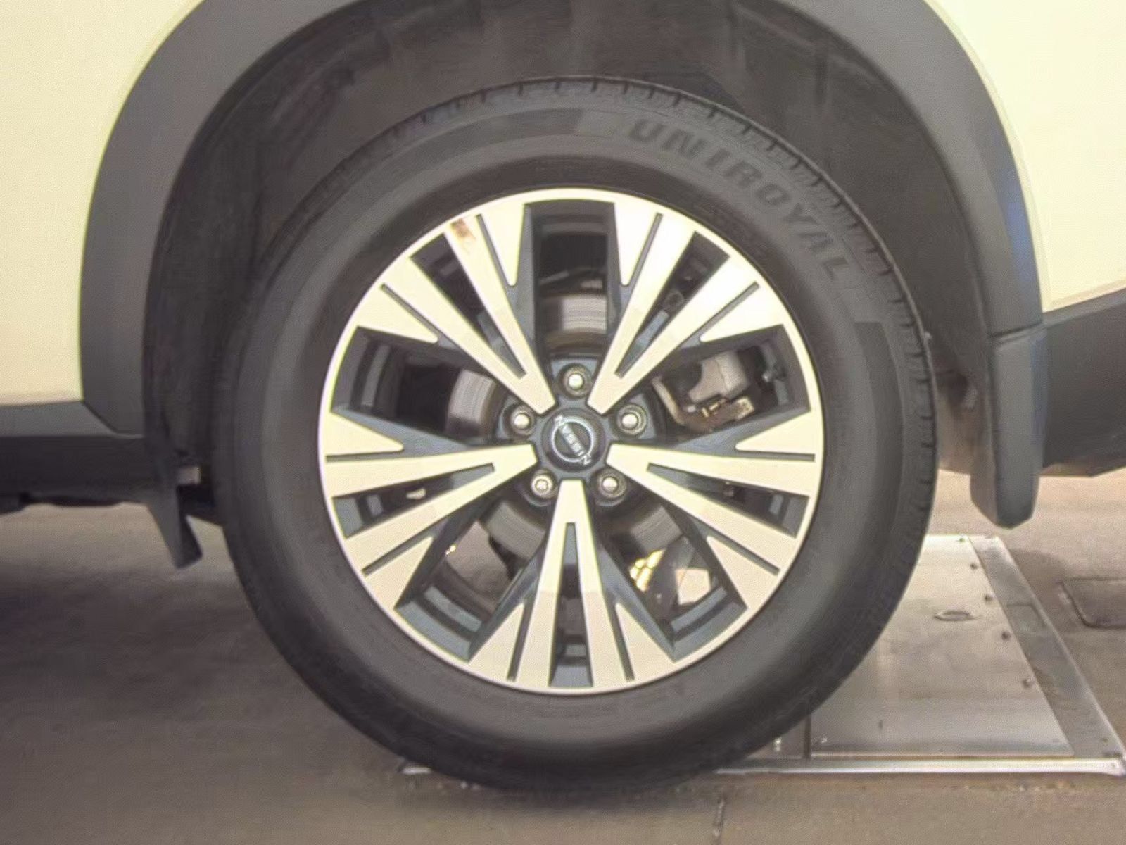 Used 2023 Nissan Murano SL AWD/4WD image 18
