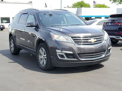 Used 2015 Chevrolet Traverse LT FWD image 2