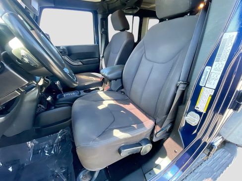 Used 2013 Jeep Wrangler Unlimited Sport AWD/4WD image 11