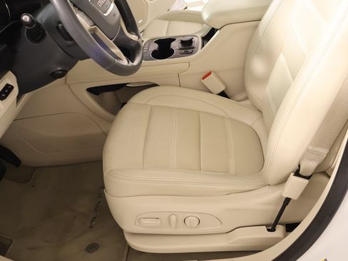 Used 2023 GMC Acadia Denali AWD/4WD image 12
