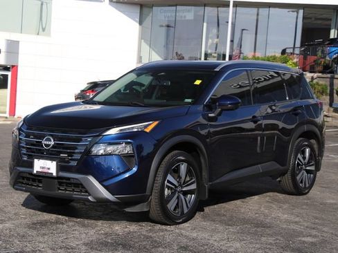 Certified 2024 Nissan Rogue SL w/ SL Premium Package AWD/4WD image 6