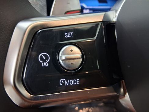 Used 2025 BMW 760i xDrive AWD/4WD image 15