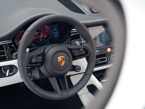 New 2026 Porsche Macan S image 23