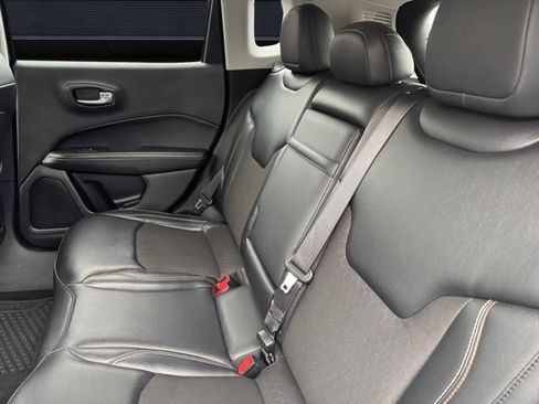 Used 2018 Jeep Compass Latitude w/ Cold Weather Group image 15