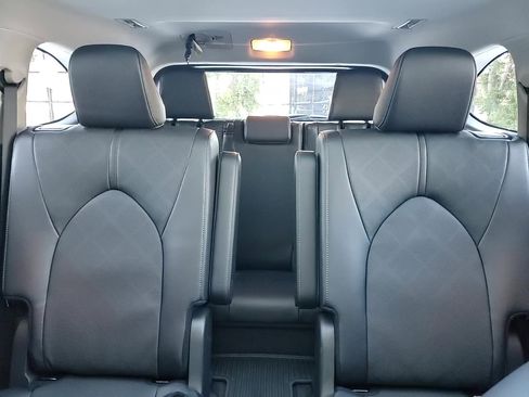 New 2025 Toyota Highlander Platinum image 21