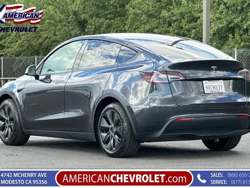 Used 2025 Tesla Model Y Long Range RWD image 6