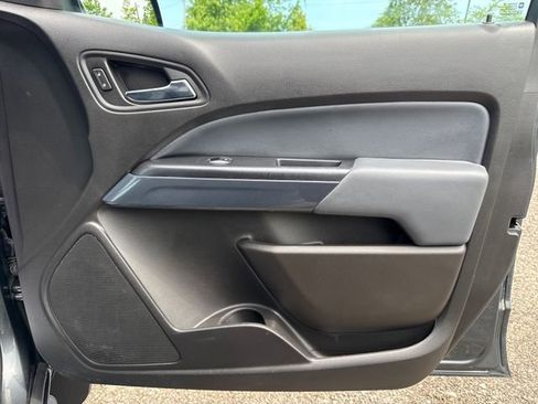 Used 2017 Chevrolet Colorado Z71 AWD/4WD image 23
