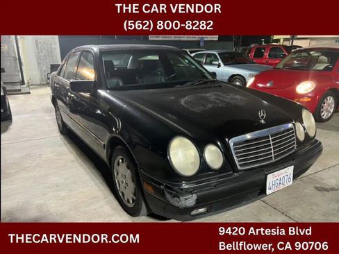 Used 1999 Mercedes-Benz E 320 Sedan image 1
