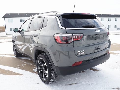 Used 2022 Jeep Compass Limited image 15