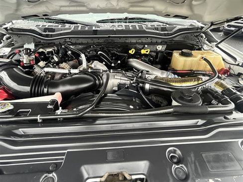Used 2018 Ford F550 2WD Crew Cab Super Duty image 26