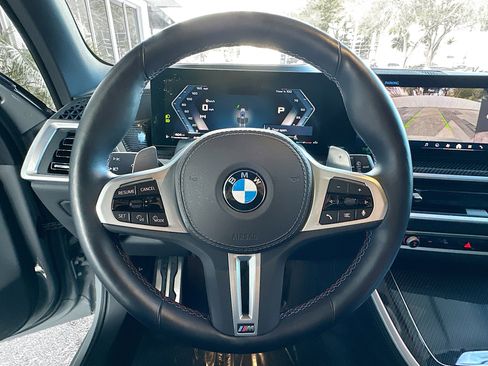 Used 2024 BMW X5 M60i image 11