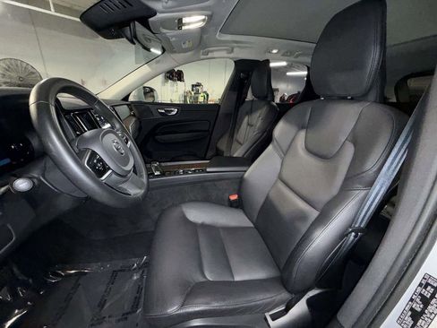 Used 2023 Volvo XC60 B5 Plus w/ Climate Package AWD/4WD image 2