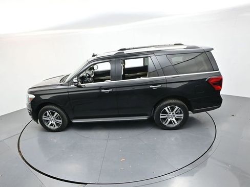 Used 2022 Ford Expedition Limited image 24