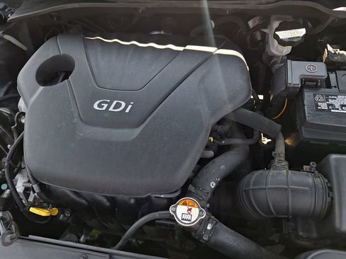 Used 2012 Hyundai Veloster w/ Style Pkg FWD image 27