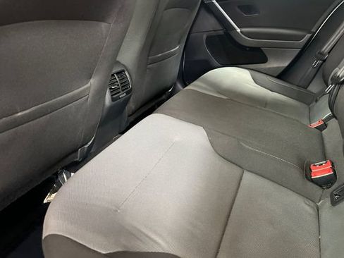 Used 2016 Volkswagen e-Golf SE image 14