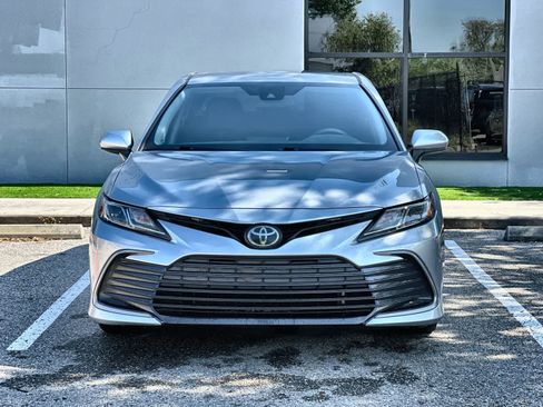 Used 2021 Toyota Camry LE image 13