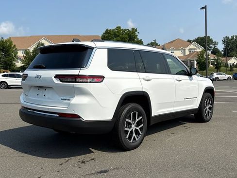 Used 2023 Jeep Grand Cherokee L Limited w/ Luxury Tech Group II AWD/4WD image 2
