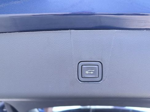 Used 2023 Chevrolet Traverse LT AWD/4WD image 30