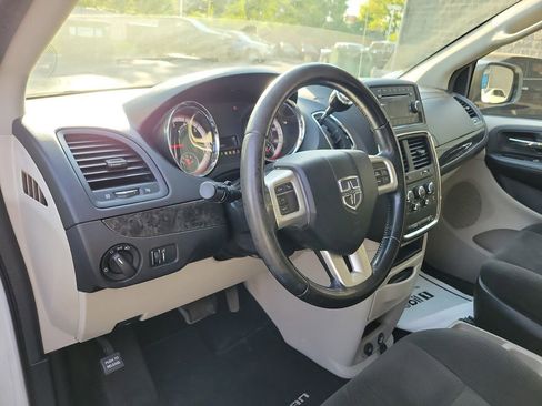 Used 2015 Dodge Grand Caravan SE w/ Quick Order Package 29E SE FWD image 19