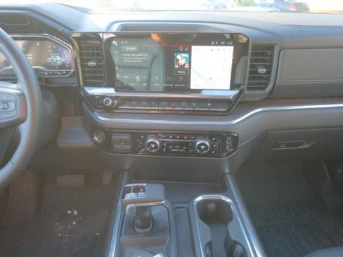 Used 2023 GMC Sierra 1500 SLT w/ SLT Premium Plus Package AWD/4WD image 17