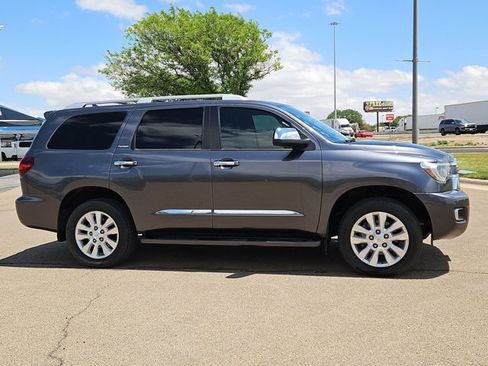 Used 2020 Toyota Sequoia Platinum AWD/4WD image 4
