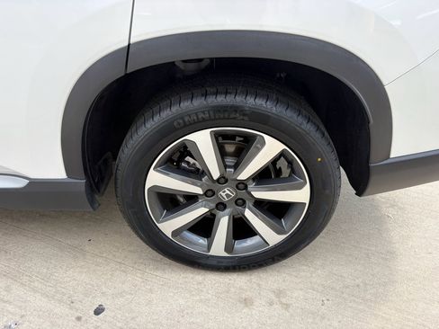 Certified 2024 Honda Pilot Touring image 37