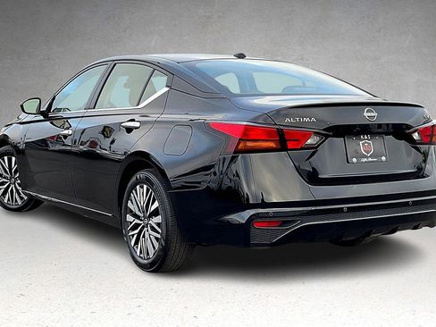 Used 2024 Nissan Altima 2.5 SV image 31