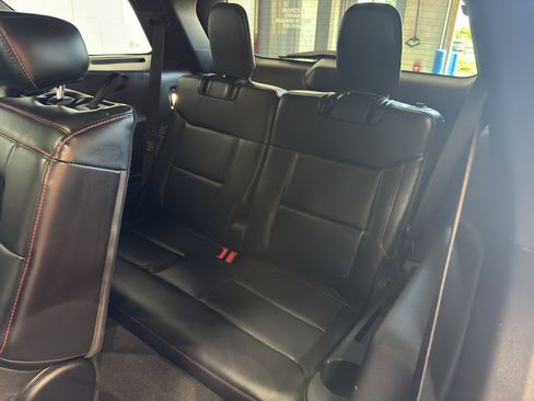 Used 2025 Ford Explorer ST AWD/4WD image 12
