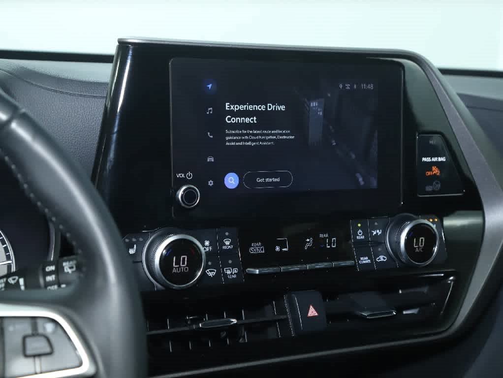 Used 2023 Toyota Highlander XLE FWD image 25
