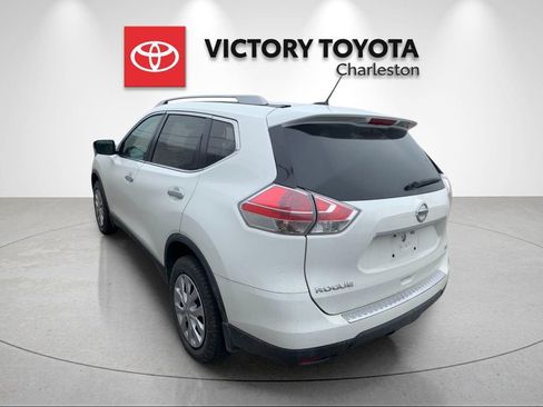 Used 2016 Nissan Rogue S w/ Appearance Package image 2