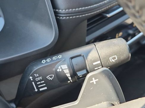 Used 2025 Nissan Rogue SV AWD/4WD image 21