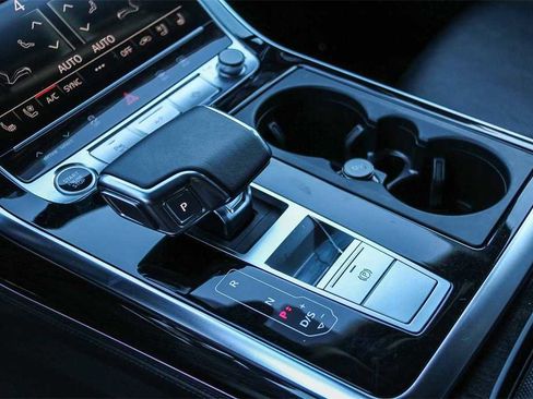 Used 2023 Audi Q7 3.0T Prestige w/ Prestige Package image 21