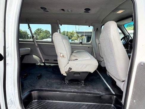 Used 2002 Ford E-350 and Econoline 350 XL image 11