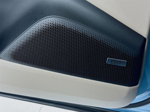 Used 2025 Porsche Macan 4 Electric image 12