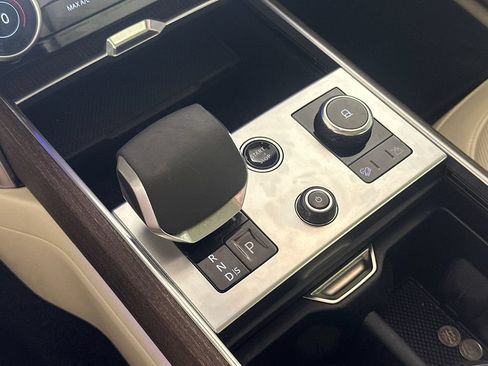 Used 2023 Land Rover Range Rover SE AWD/4WD image 7