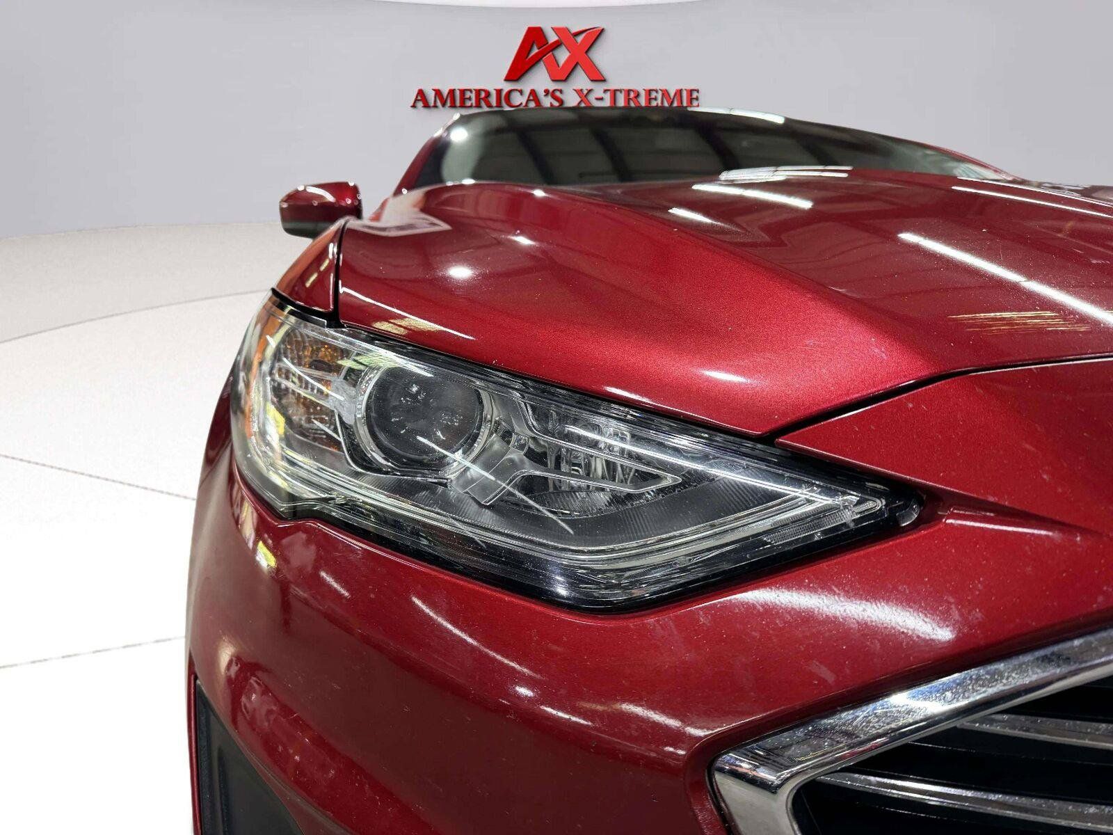Used 2020 Ford Fusion SE FWD image 12