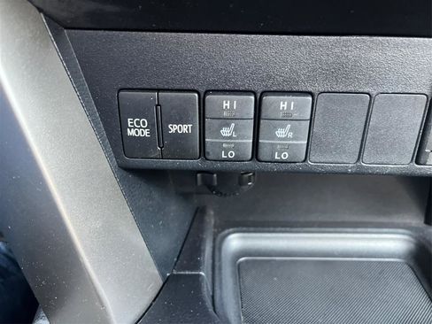 Used 2013 Toyota RAV4 Limited image 19