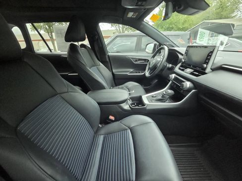 Used 2022 Toyota RAV4 XSE AWD/4WD image 9