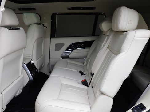 Used 2024 Land Rover Range Rover Long Wheelbase SE AWD/4WD image 24