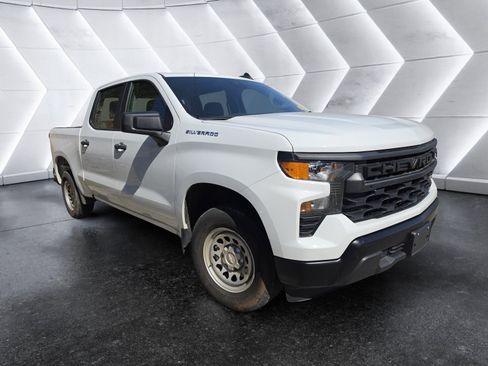 Used 2023 Chevrolet Silverado 1500 W/T w/ Trailering Package image 2