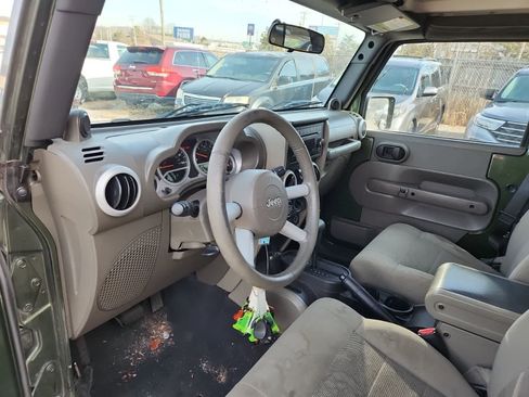 Used 2008 Jeep Wrangler Unlimited Sahara w/ Dual Top Group image 13