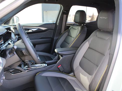 Used 2024 Chevrolet TrailBlazer ACTIV w/ Driver Confidence Package image 13